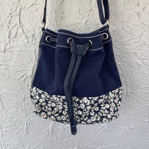 Lands’ End Canvas Daisy Crossbody Purse